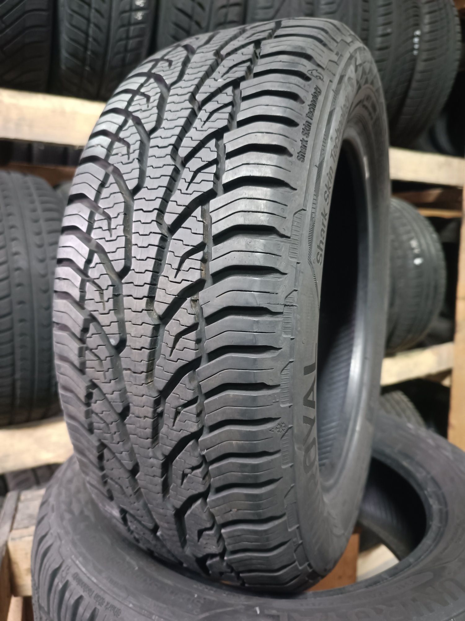 Всесезонні шини UNIROYAL 185/55 R14 резина Р14