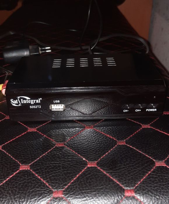 Ресивер Sat-Integral 5052T2, цифровий ефірний приймач DVB- T/T2/C
