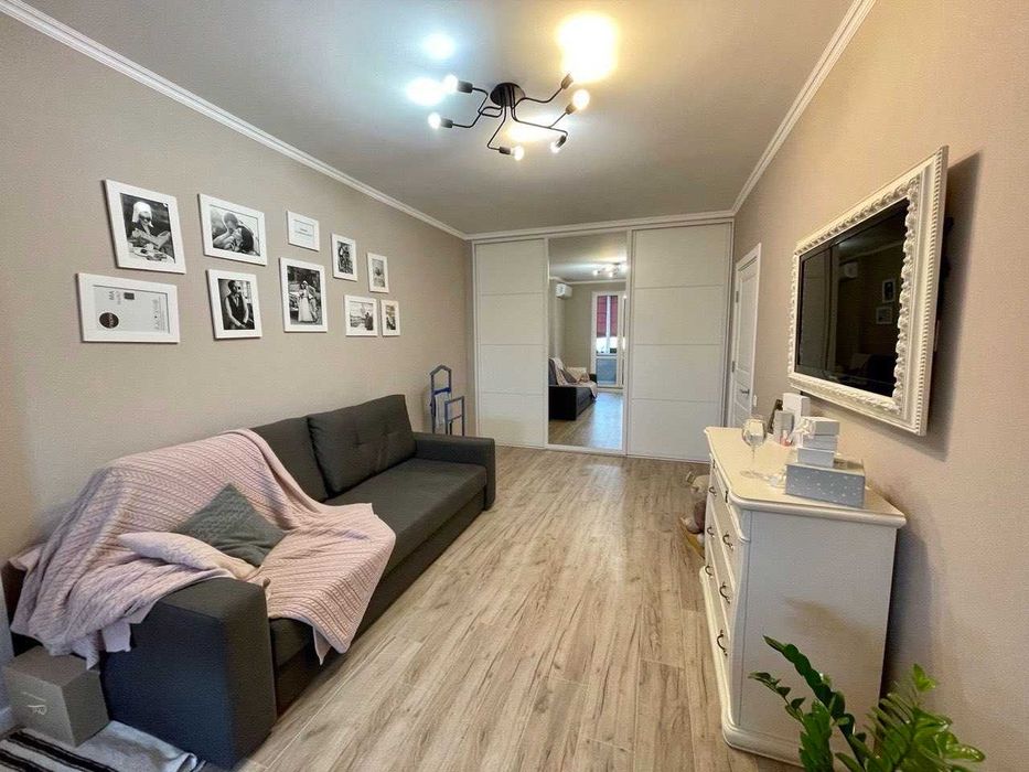 ГОЛОСІЇВСЬКИЙ р-н. СУЧАСНА 3кімнатна квартира 85м2. єОселя!