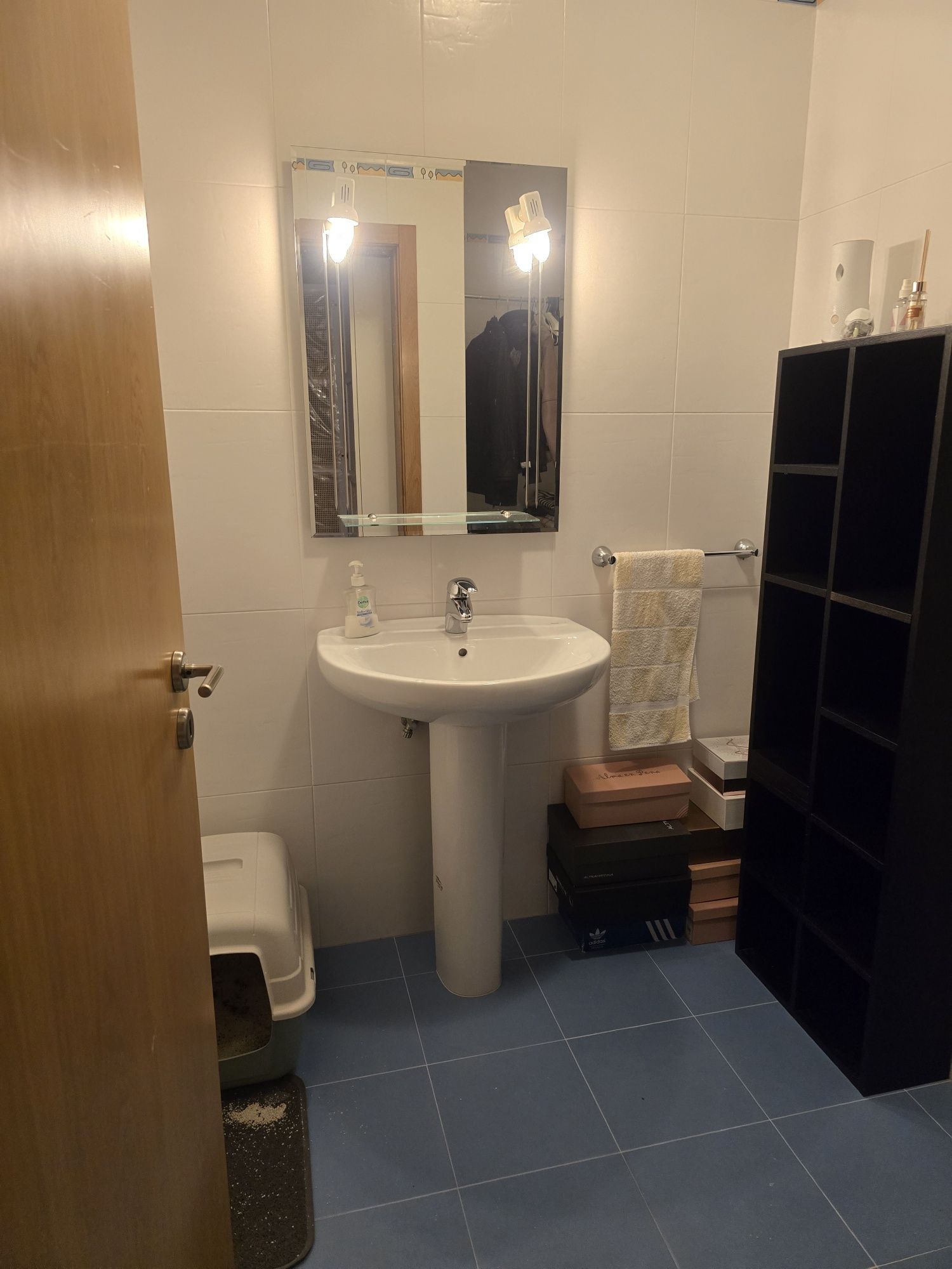 Alugo quarto a estudante