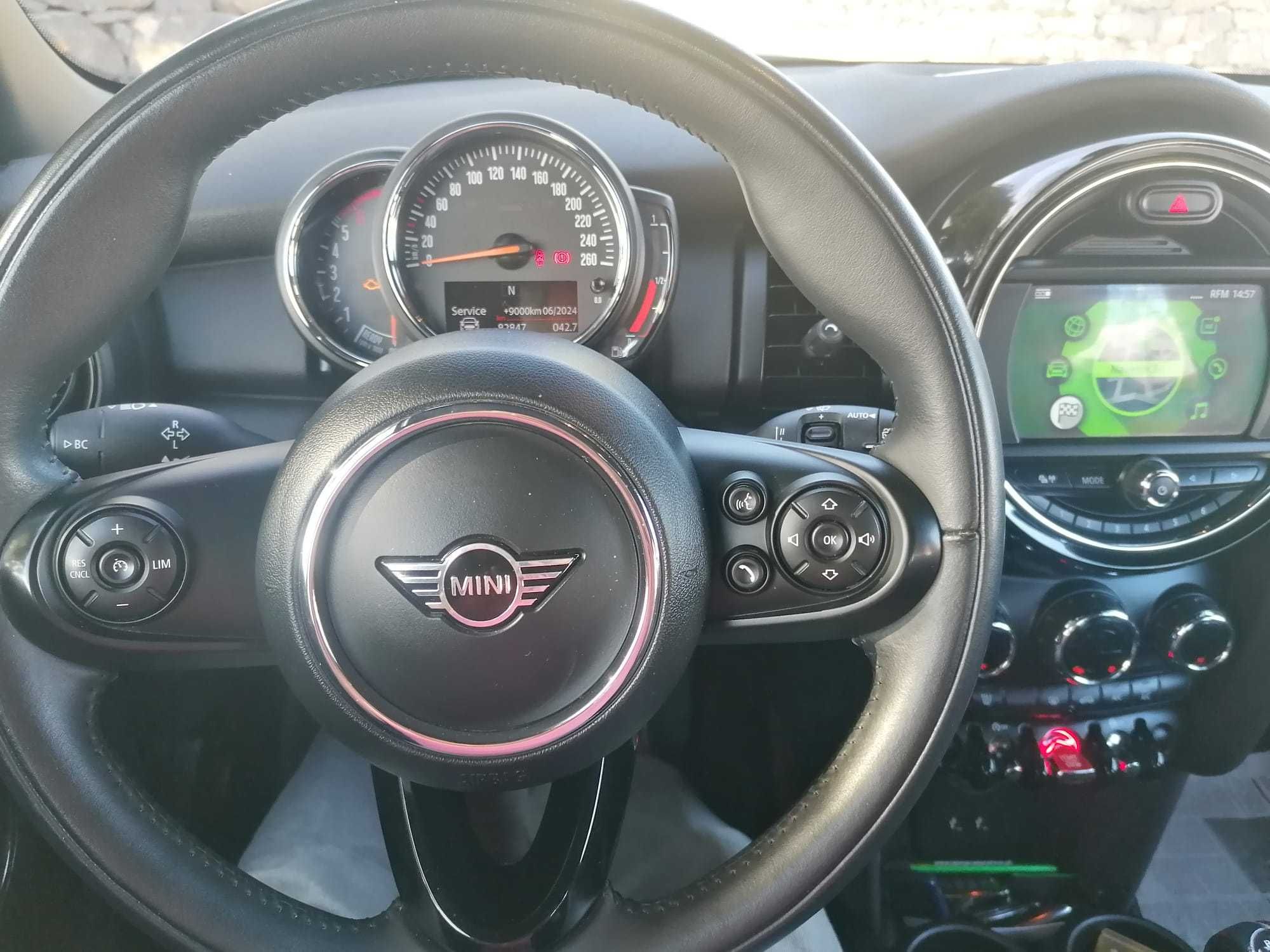 Mini Cooper D 2019 em excelente estado