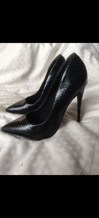 Super czarne szpilki z wężowym wzorem 39 wygodne  sexy szpilki czarne