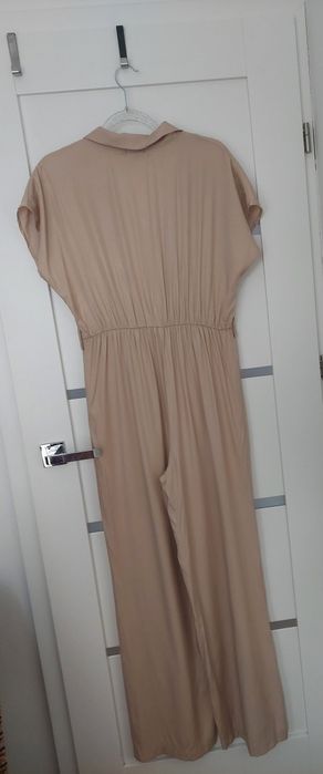 Beżowy elegancki kombinezon Rut&Circle