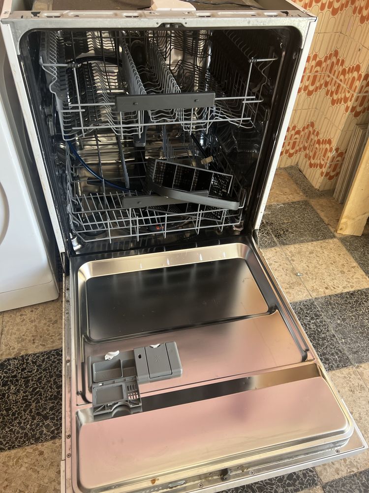 Vendo maquinas de lavar roupa whirlpool e loiça zanussi