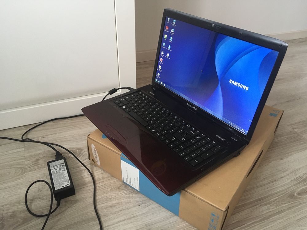 Samsung R780 17' , Windows 7 , 4GB RAM  GeForce GT 330M