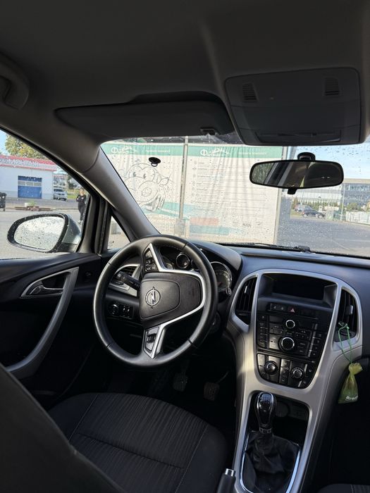 Продам!  Opel Astra J 1.7 дизель 2012 рік.