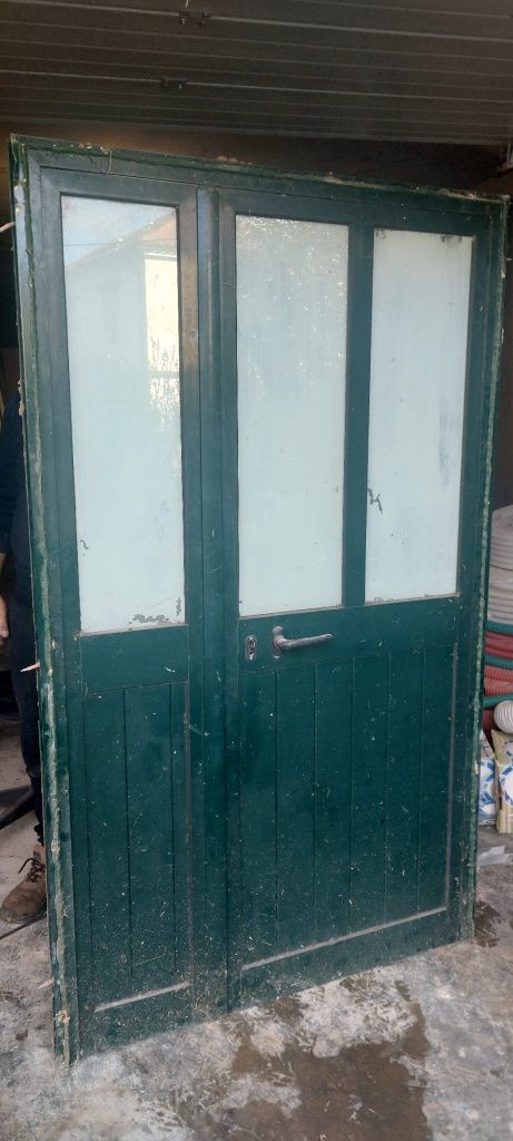Portas de alumunio verde