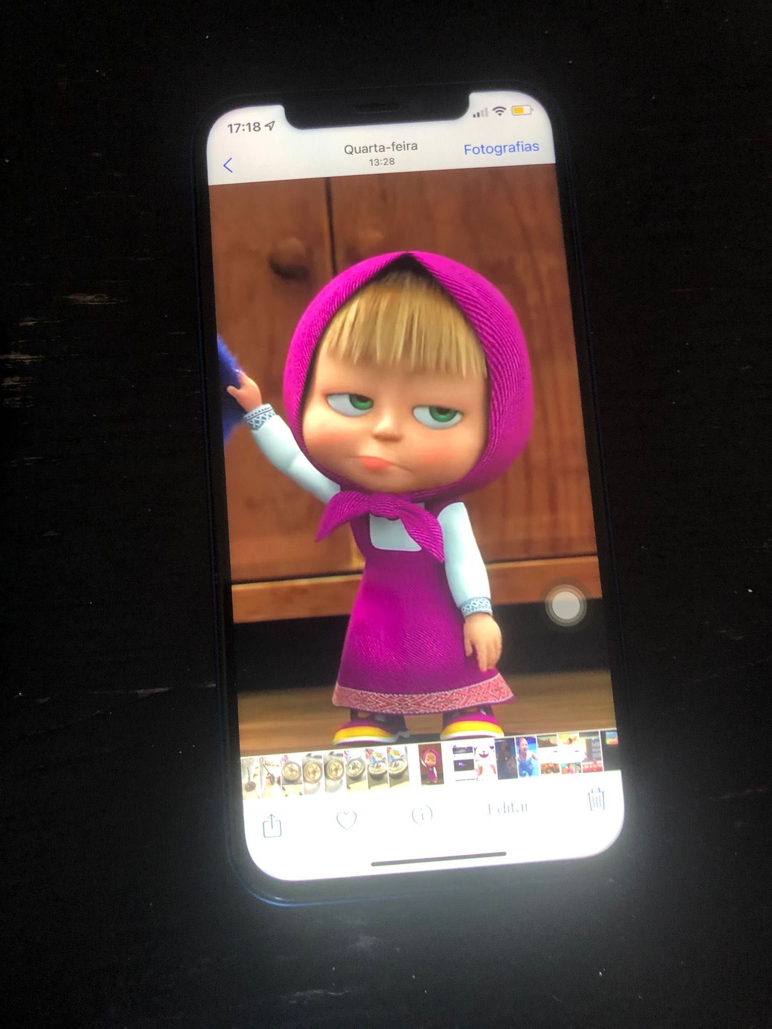 Vendo iPhone 12 64 g com robô
