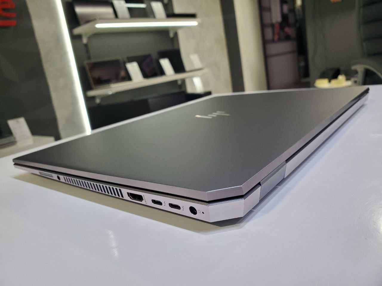 Ноутбук HP Zbook Studio G5 Xeon E-2176M/Quadro P1000 4Gb/32Gb/1Tb