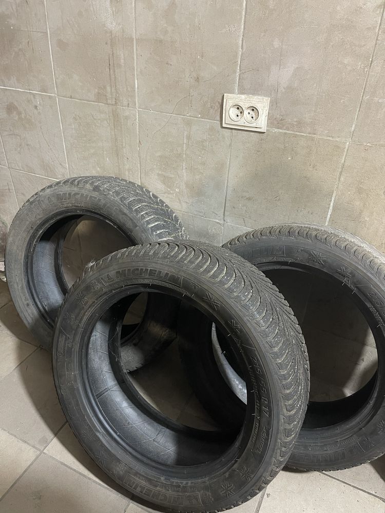 Michelin 215/55  r17 зима