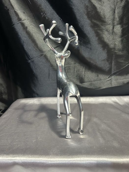 Figurka Jelenia z Metalu Srebrny Kolor, Elegancka Dekoracja