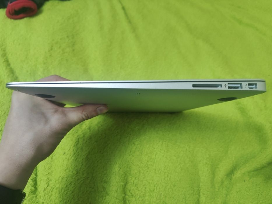 MacBook Air 2017 8/256/i5