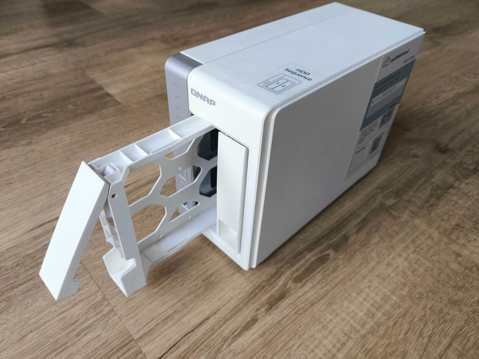 Uszkodzony serwer TurboNAS TS-251