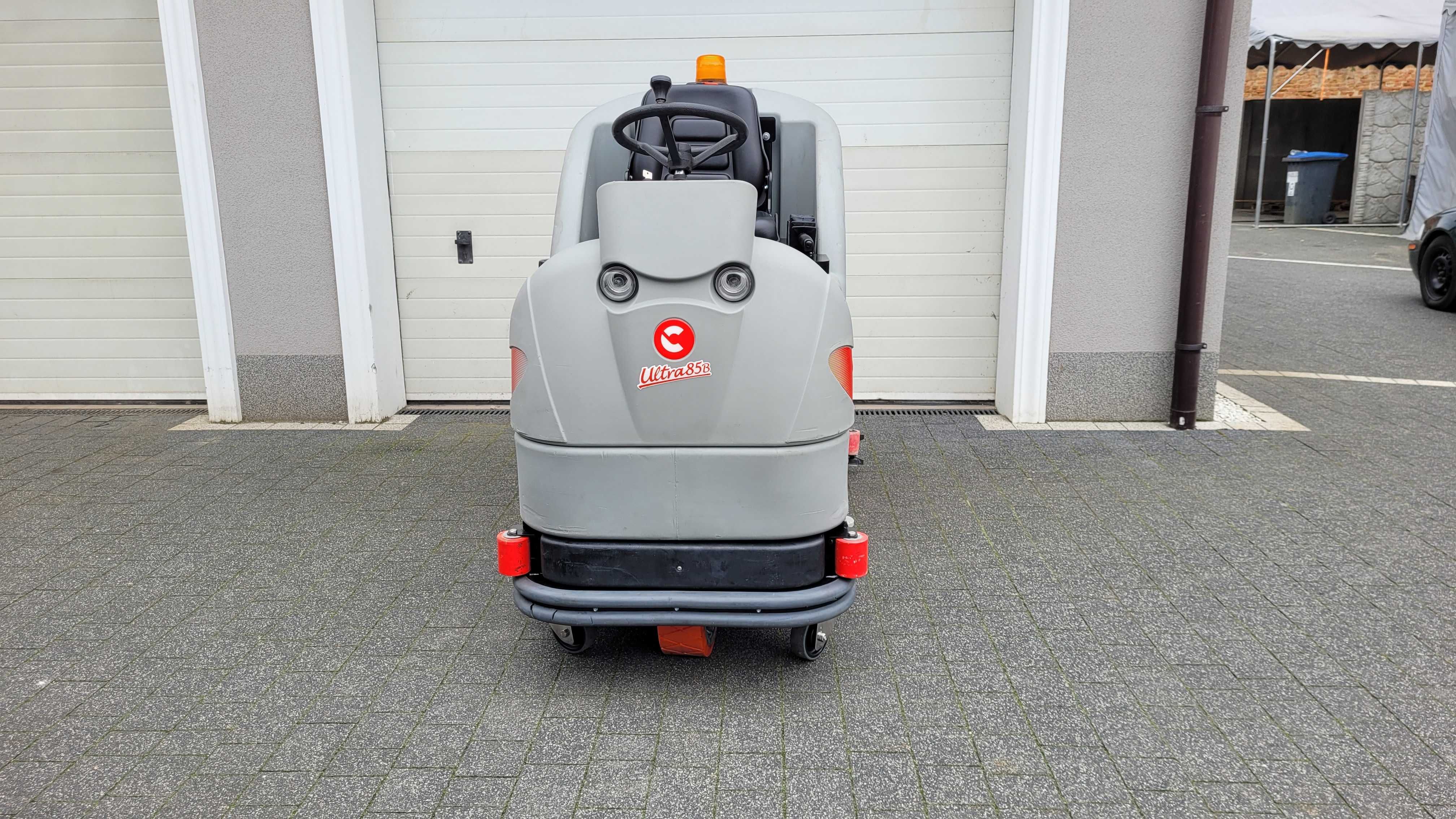 Szorowarka Comac Ultra 85  nowe baterie