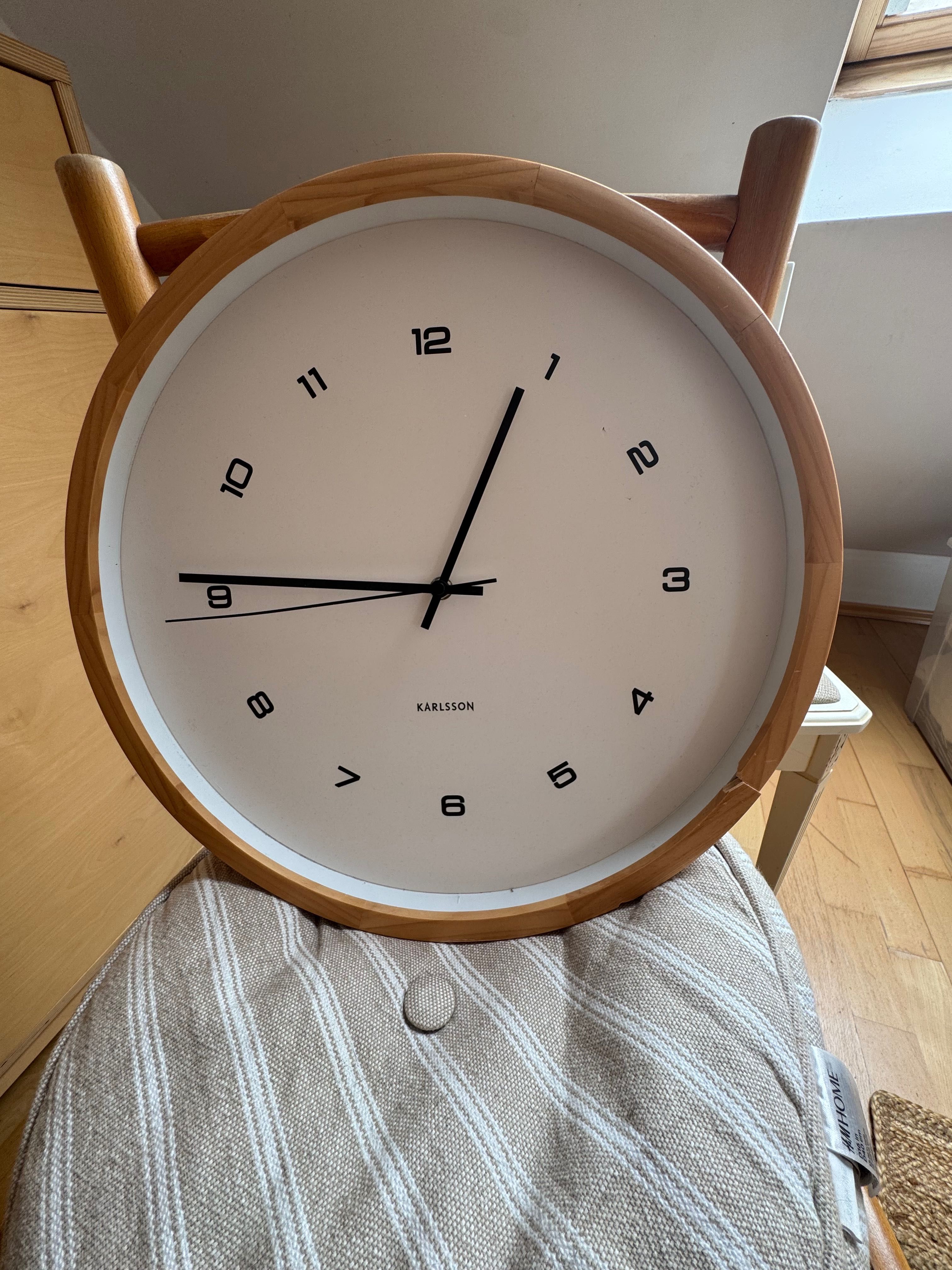 Karlsson - zegar ścienny 40 cm
