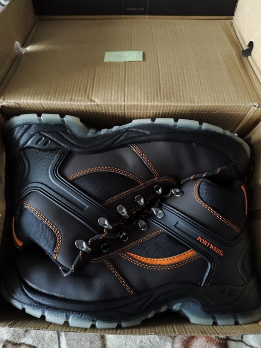 Спецвзуття portwest FW 69