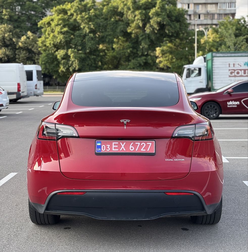 Tesla Model Y LRDM 2023
