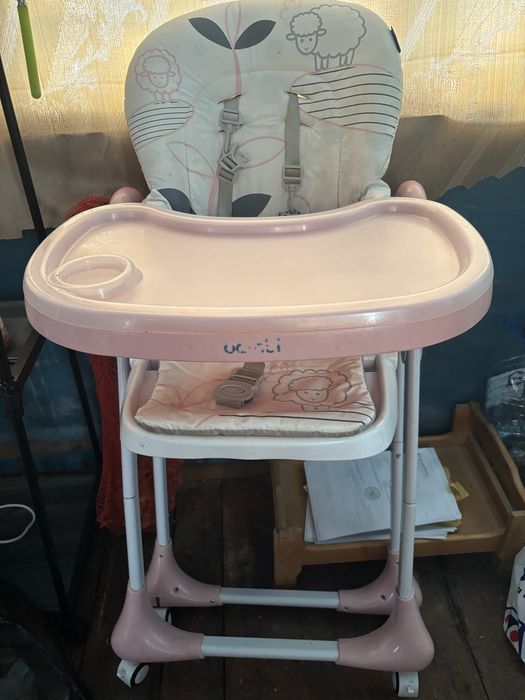 Віддам безкоштовно стільчик для годування та велосипед з батьк ручкою