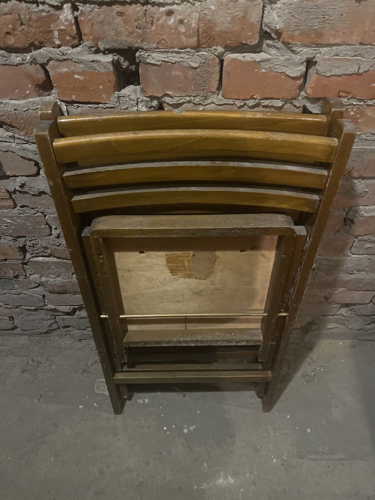 Krzeslo drewniane PRL wysoki polysk skladane do renowacji