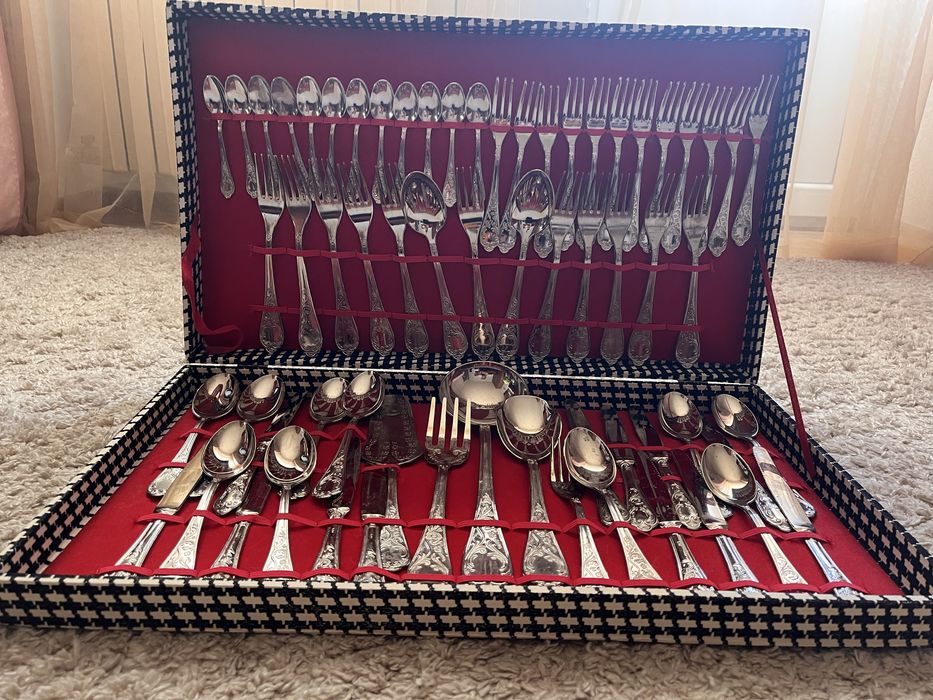 Набор столових приборів