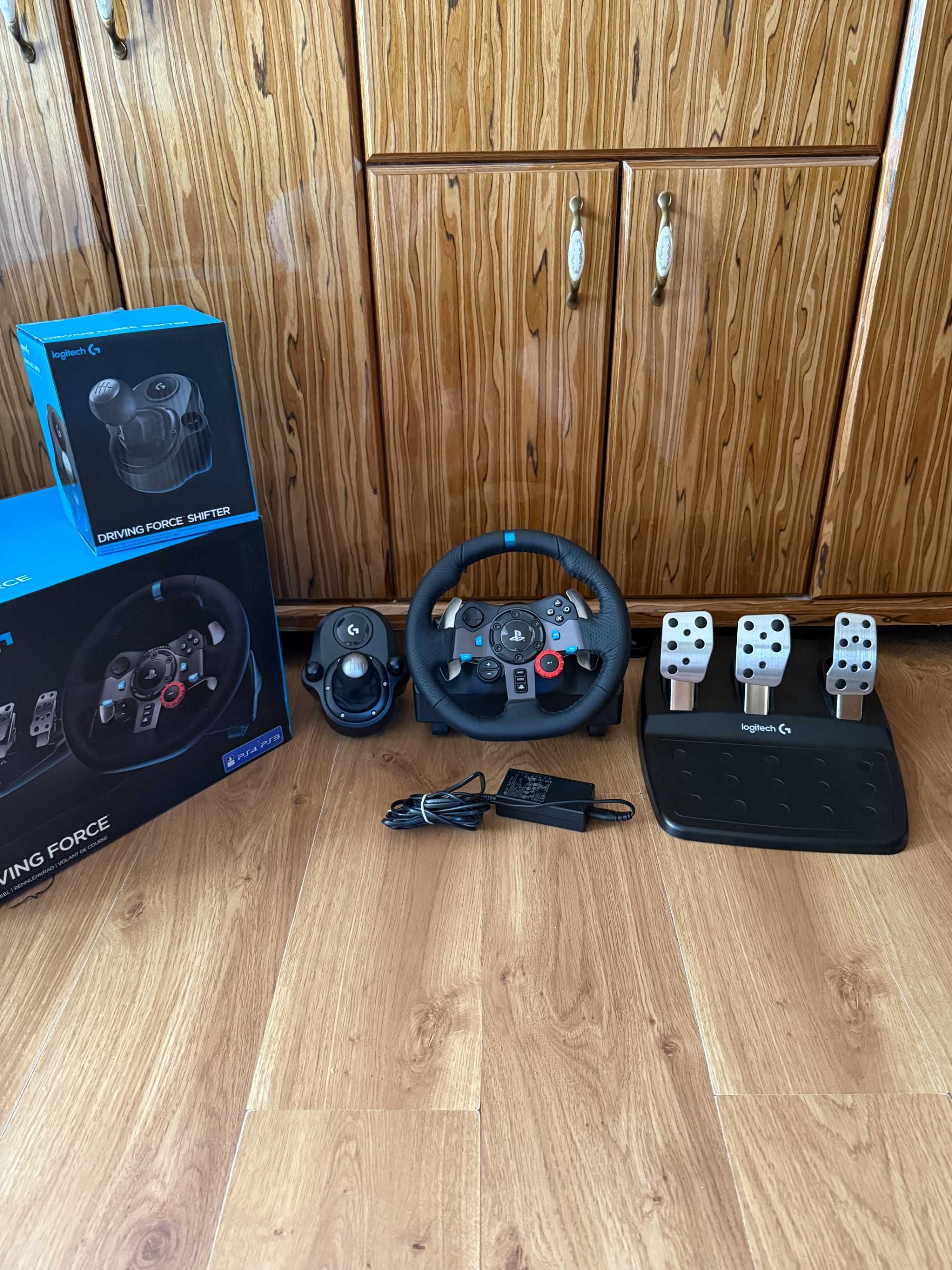 Kierownica Logitech G29 DrivingForce PC/PS4/PS5 + Shifter - Pudełko!