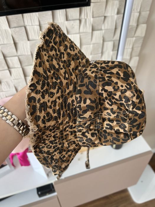 Damskie kapelusz panterkę