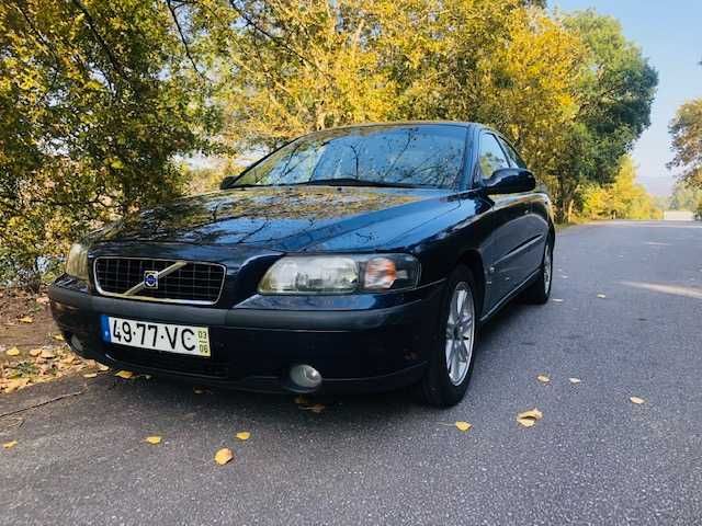 viatura de elevada qualidade, muito seguro e prazer de condução.