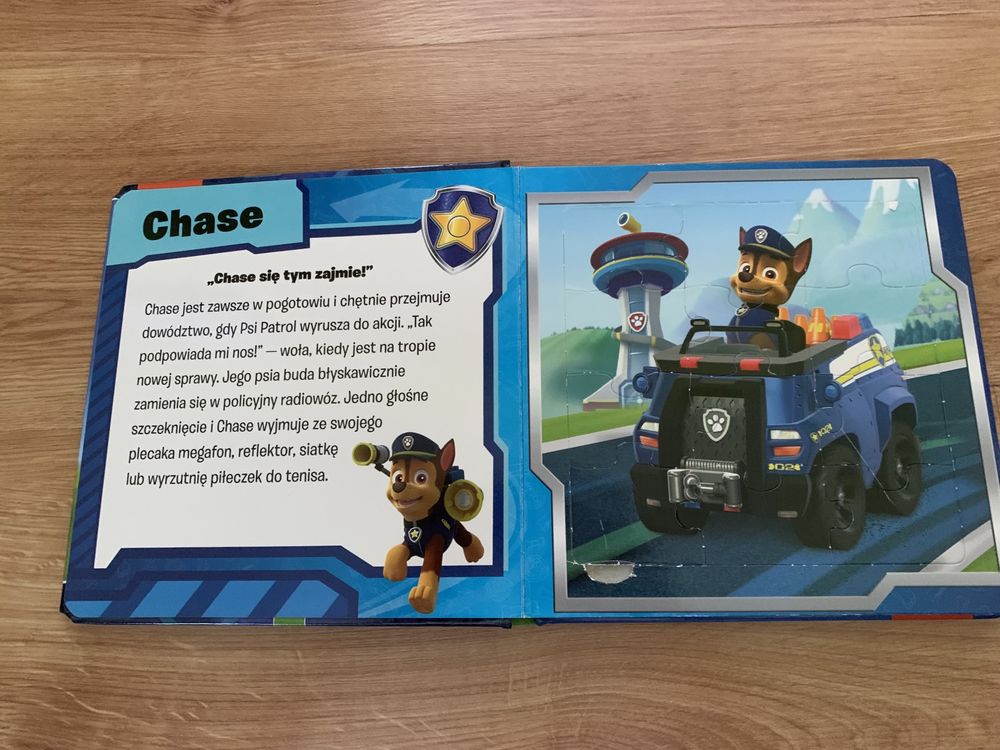 Książka Psi Patrol z puzzlami