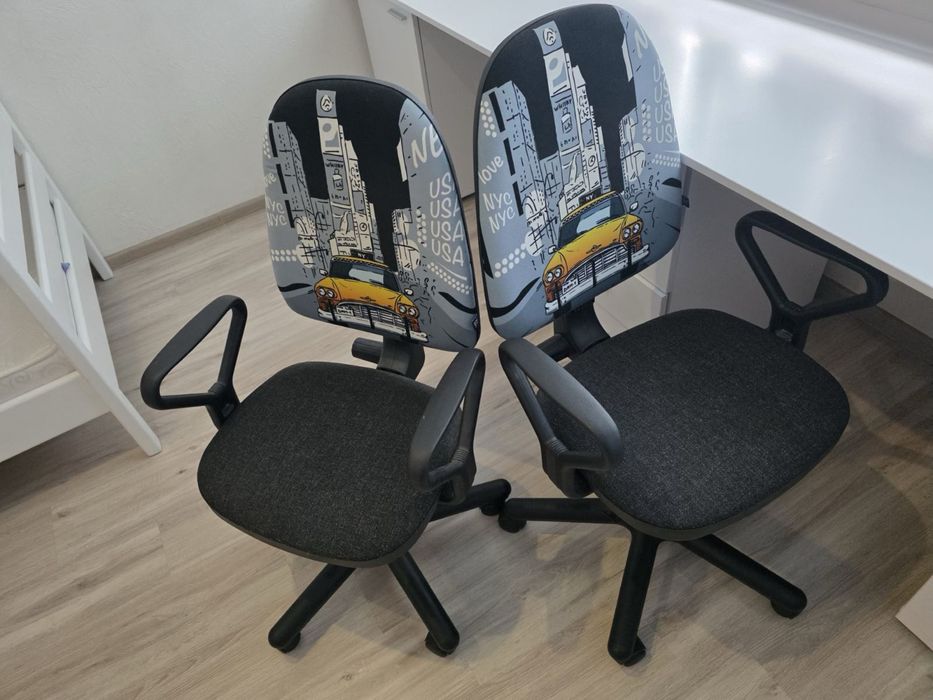 Дитячий стілець