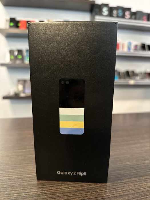 Smartfon SAMSUNG Z Flip5 512GB 5 Kolorów Poznań Długa 14