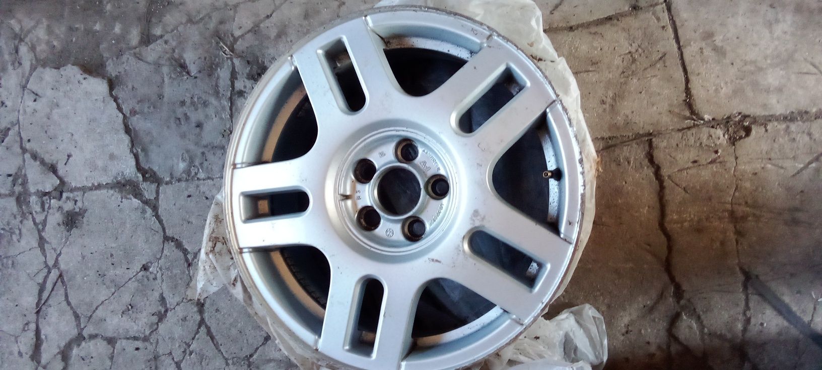Продам диски на Фольксваген R 16
