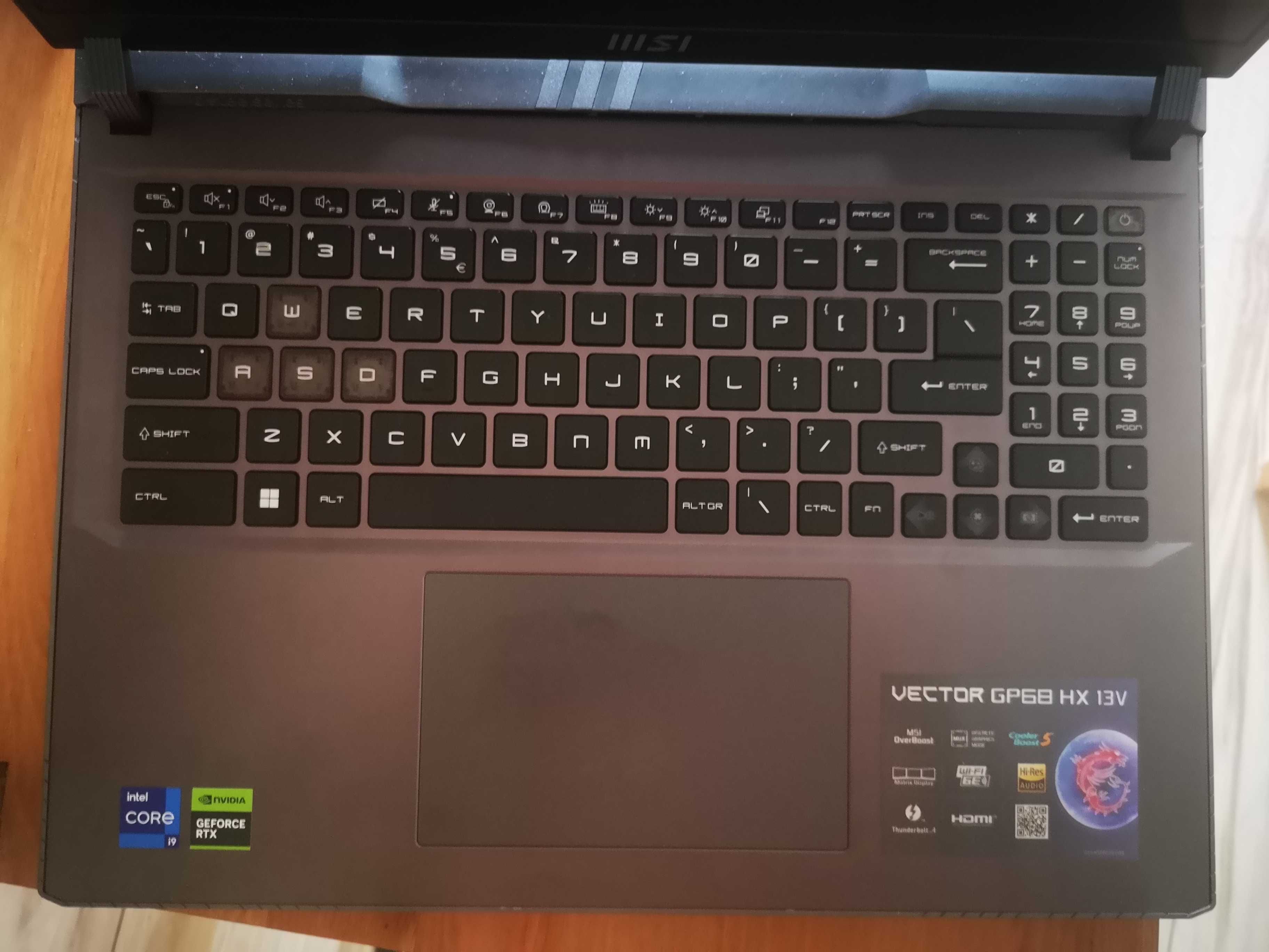 Laptop MSI VECTOR 16" i9 13950HX GP68HX RTX 4080 12 GB 32 GB RAM 3TB