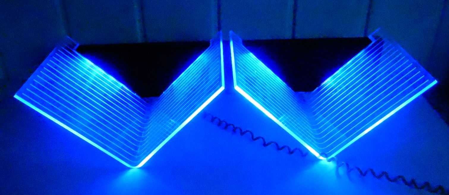Półka podświetlana LED  V-Shelf kształt podwójny V, oryginał