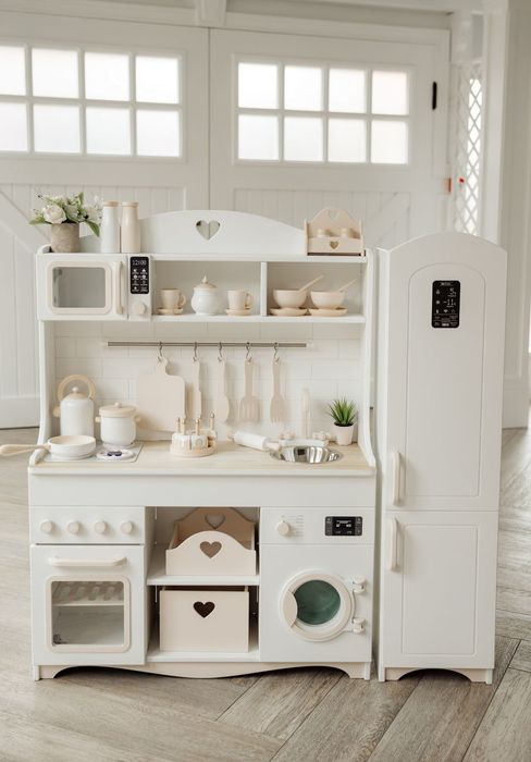 Детская деревянная кухня