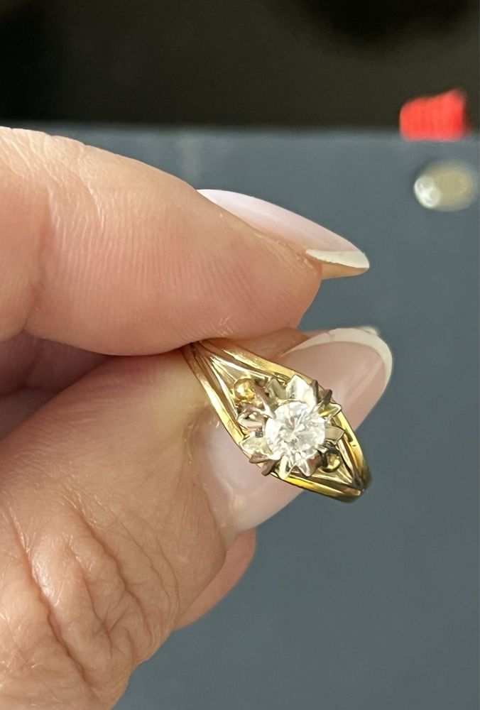 pierścionek z diamentem / brylantem zaręczynowy