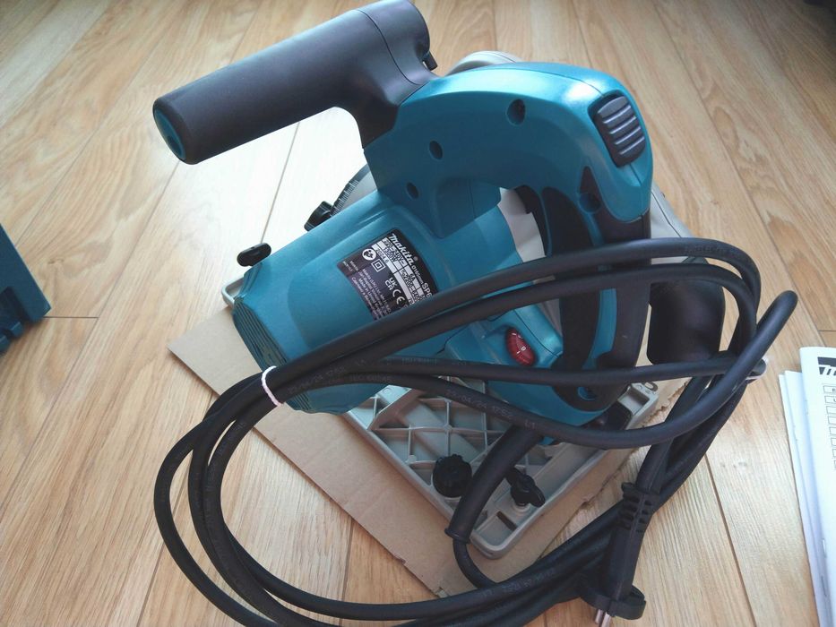 Piła pilarka zagłębiarka Makita SP 6000