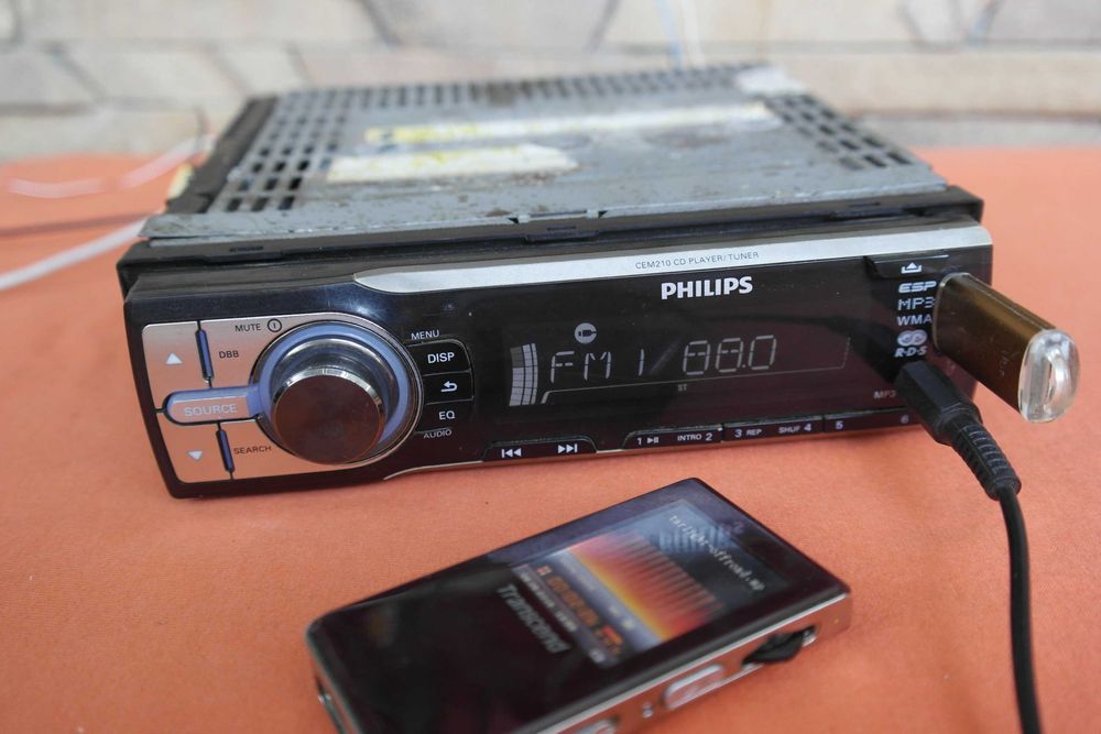 Автомагнитола Philips CEM-210 USB, AUX