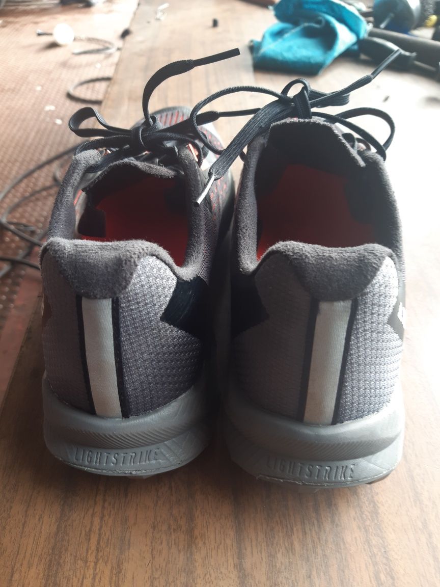 Tenis adidas terrex