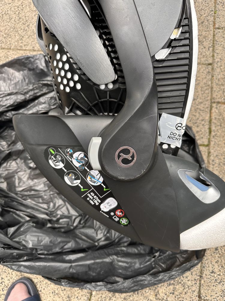 Cybex автокрісло на запчастини, неробоче ліве кріплення