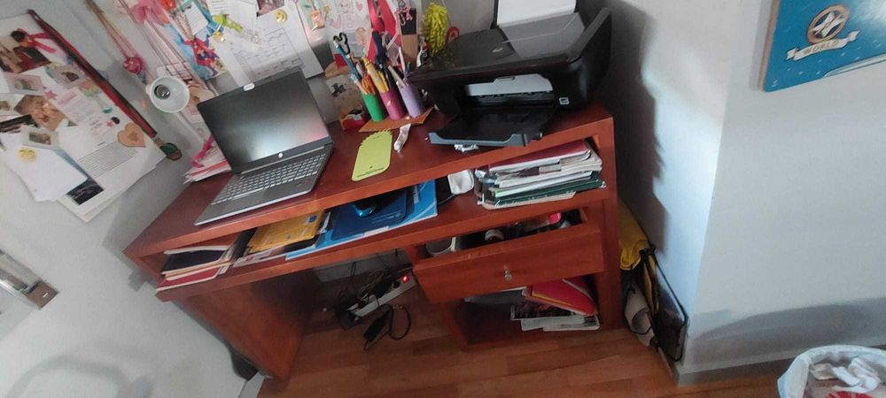 Secretária com armário de gavetas (c/rodas)