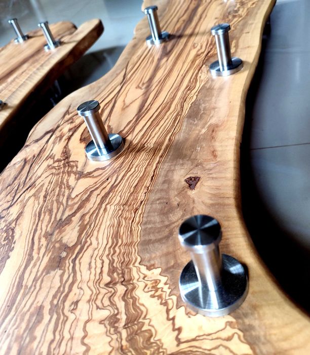 Wieszak na ubrania ,drewno oliwne