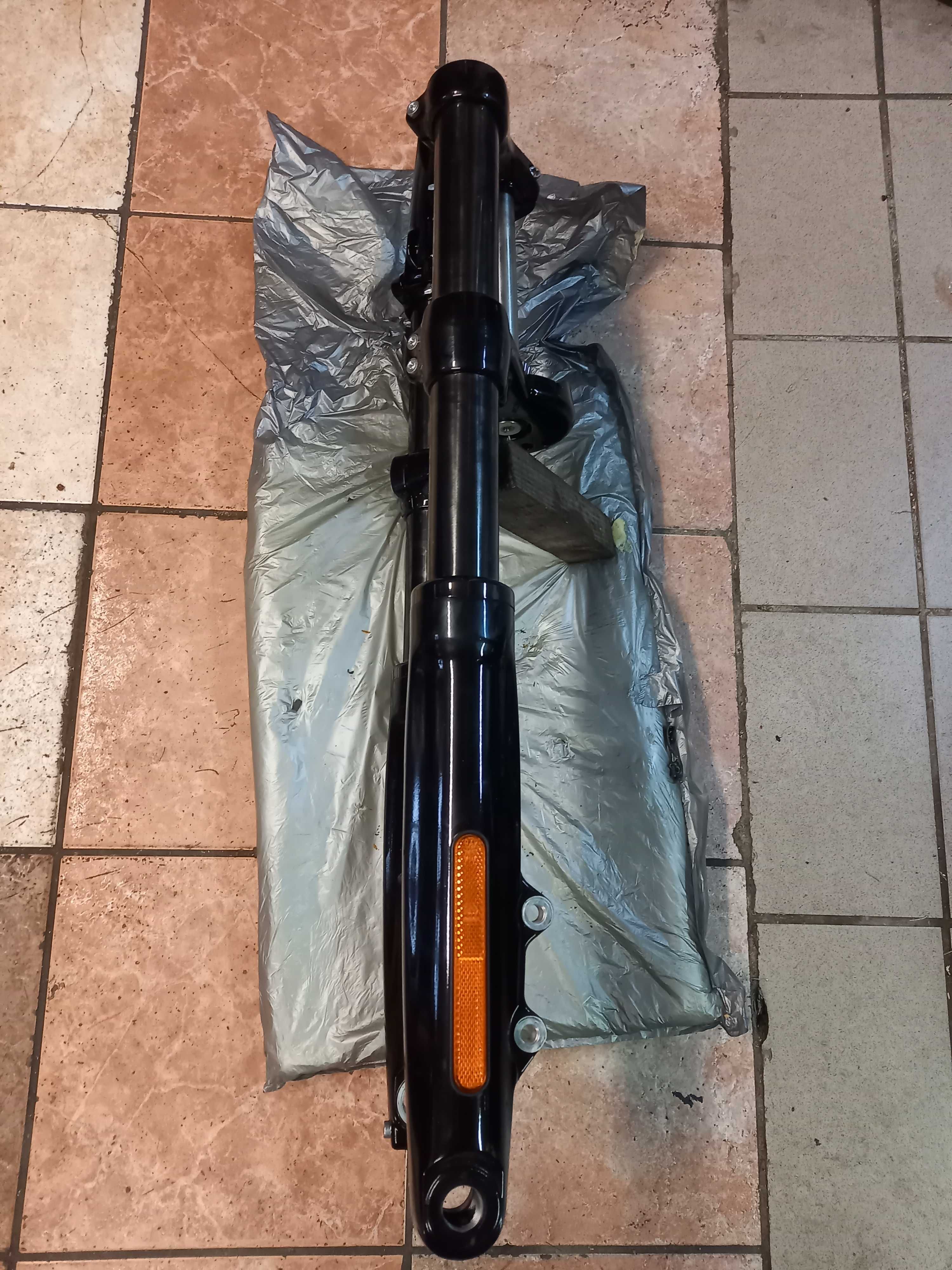 Harley Davidson Breakout Fxbr zawieszenie przednie kpl 18+