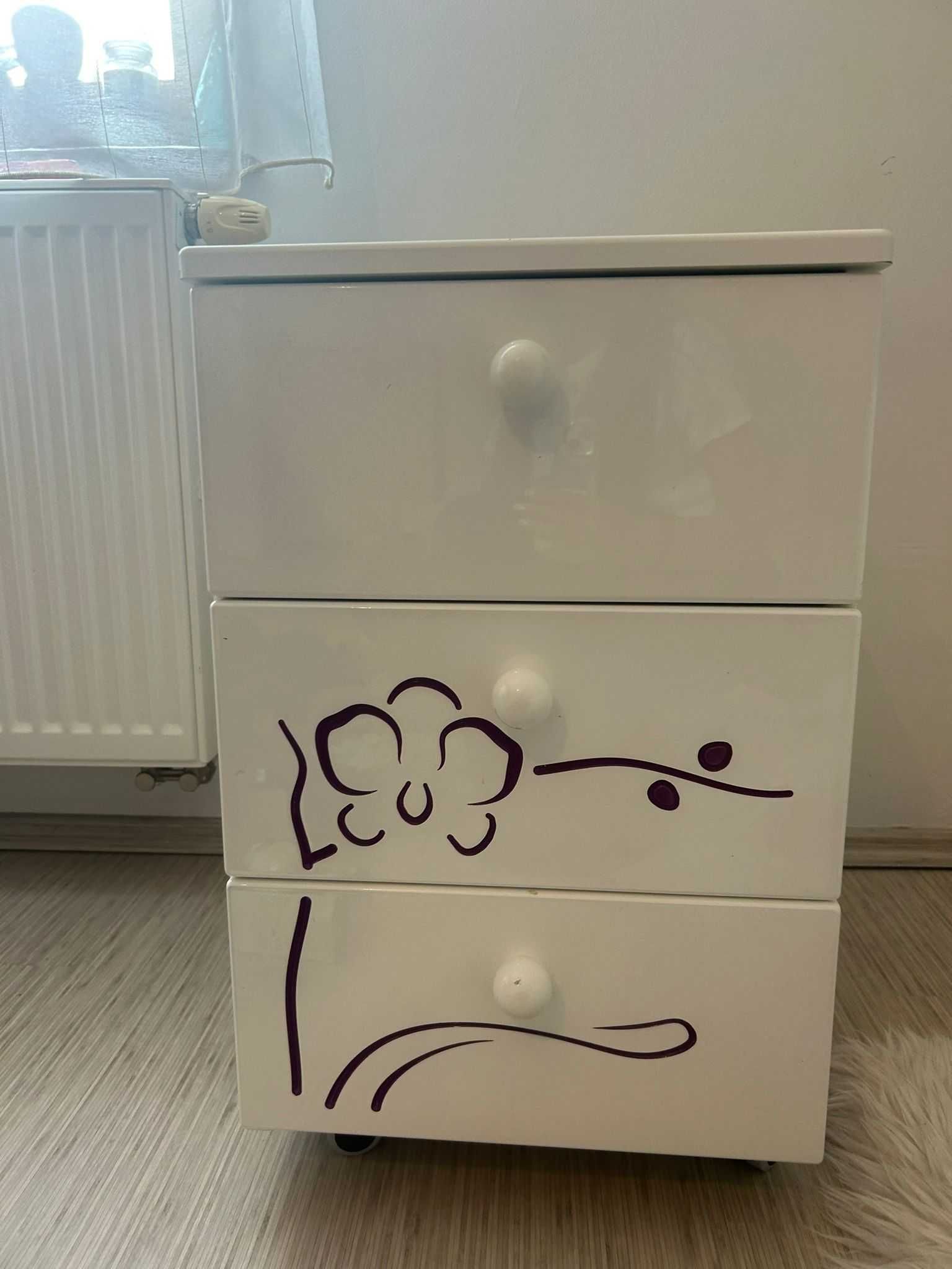 Komplet mebli dziecięcych Meblik Orchidea - 5 elementów
