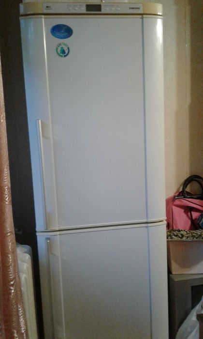 Холодильник SAMSUNG