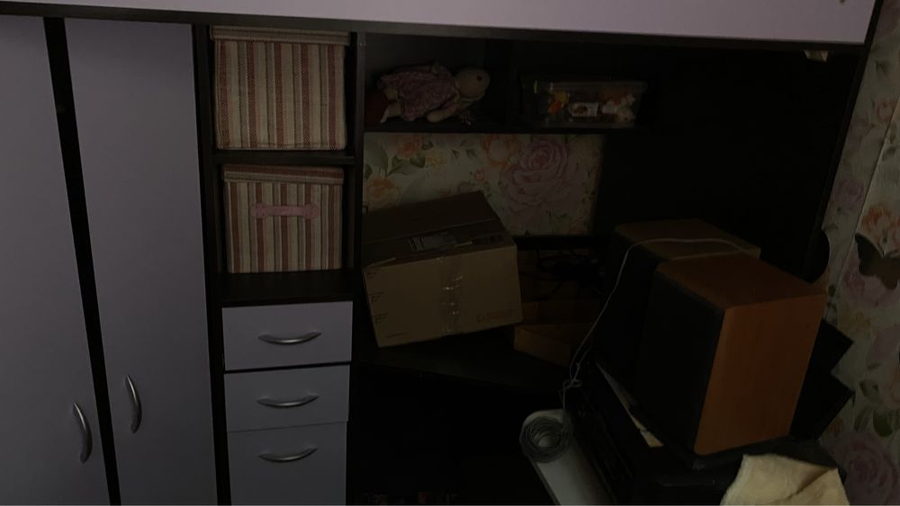 Ліжко чердак з гардеробом та робочим місцем