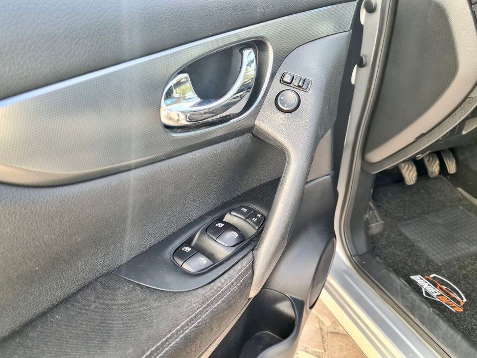 Nissan Qashqai 1.2 DIG-T N-Connecta 18