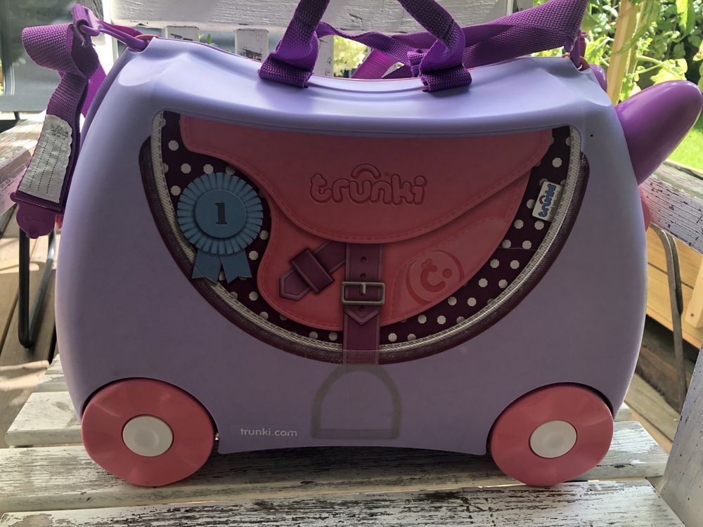 Trunki- jeżdżąca walizka kucyk