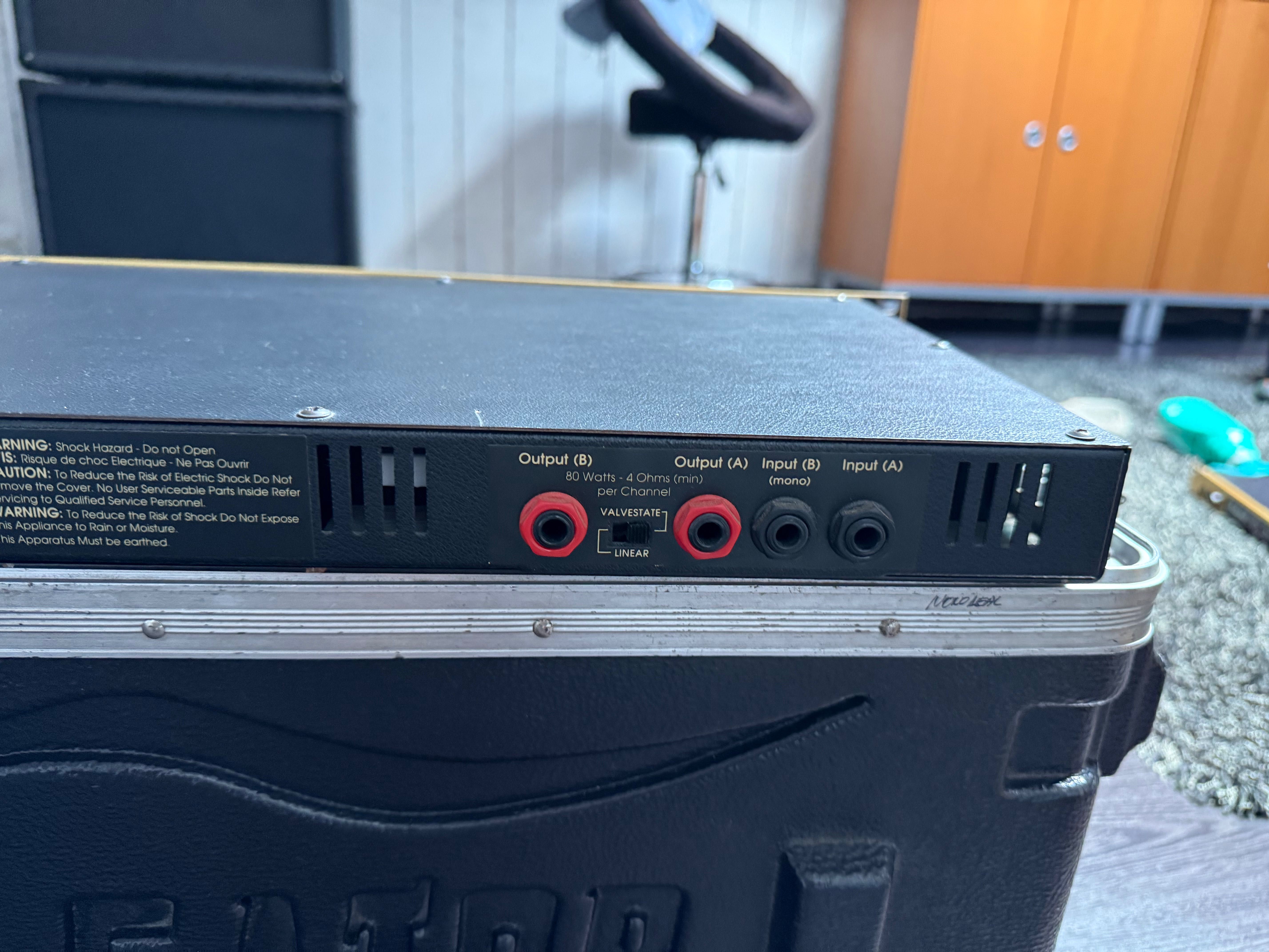 Amplificador de potência Marshall 8008 Valvestate – 2x80W em rack 1U