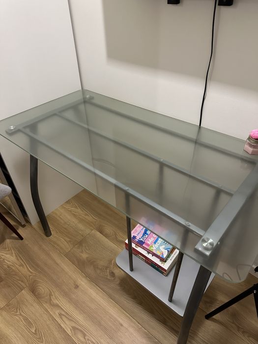 Secretária de vidro