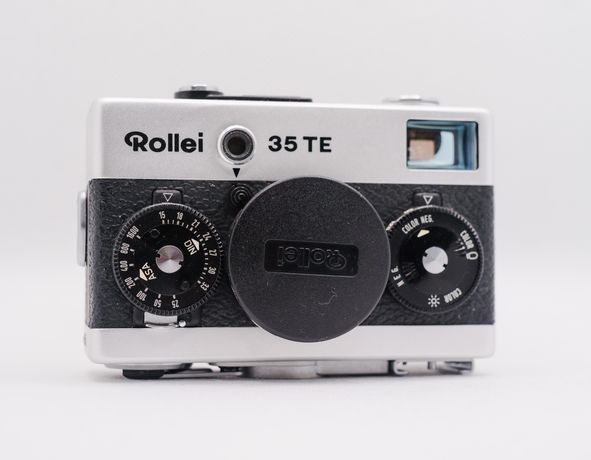 Kultowy malutki aparat Rollei 35 TE igiełka